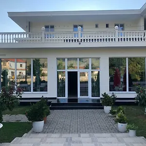 Ξενοδοχείο Taverna Zisi ****